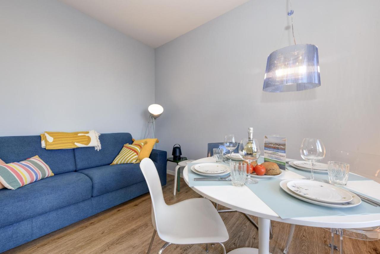 Blue Suite Apartment Сирмионе Экстерьер фото