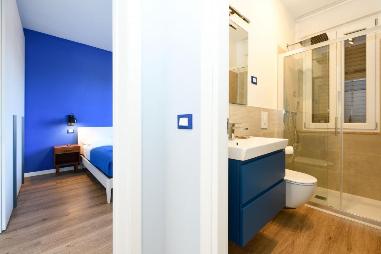 Blue Suite Apartment Сирмионе Экстерьер фото