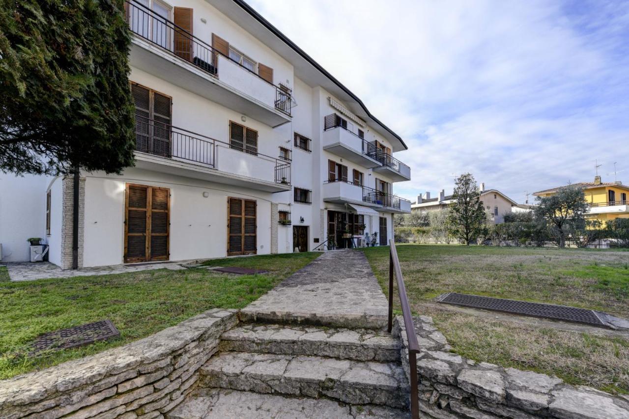 Blue Suite Apartment Сирмионе Экстерьер фото